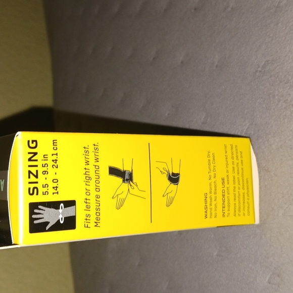 NWT 3M IN BOX WRIST SUPPORT - Picture 6 of 8